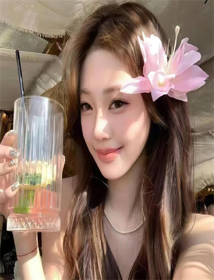 嗜血新年美学价值主流分析：艺术美感与审美特征探讨